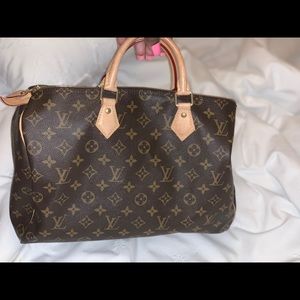 GREAT CONDITION LOUIE BAG